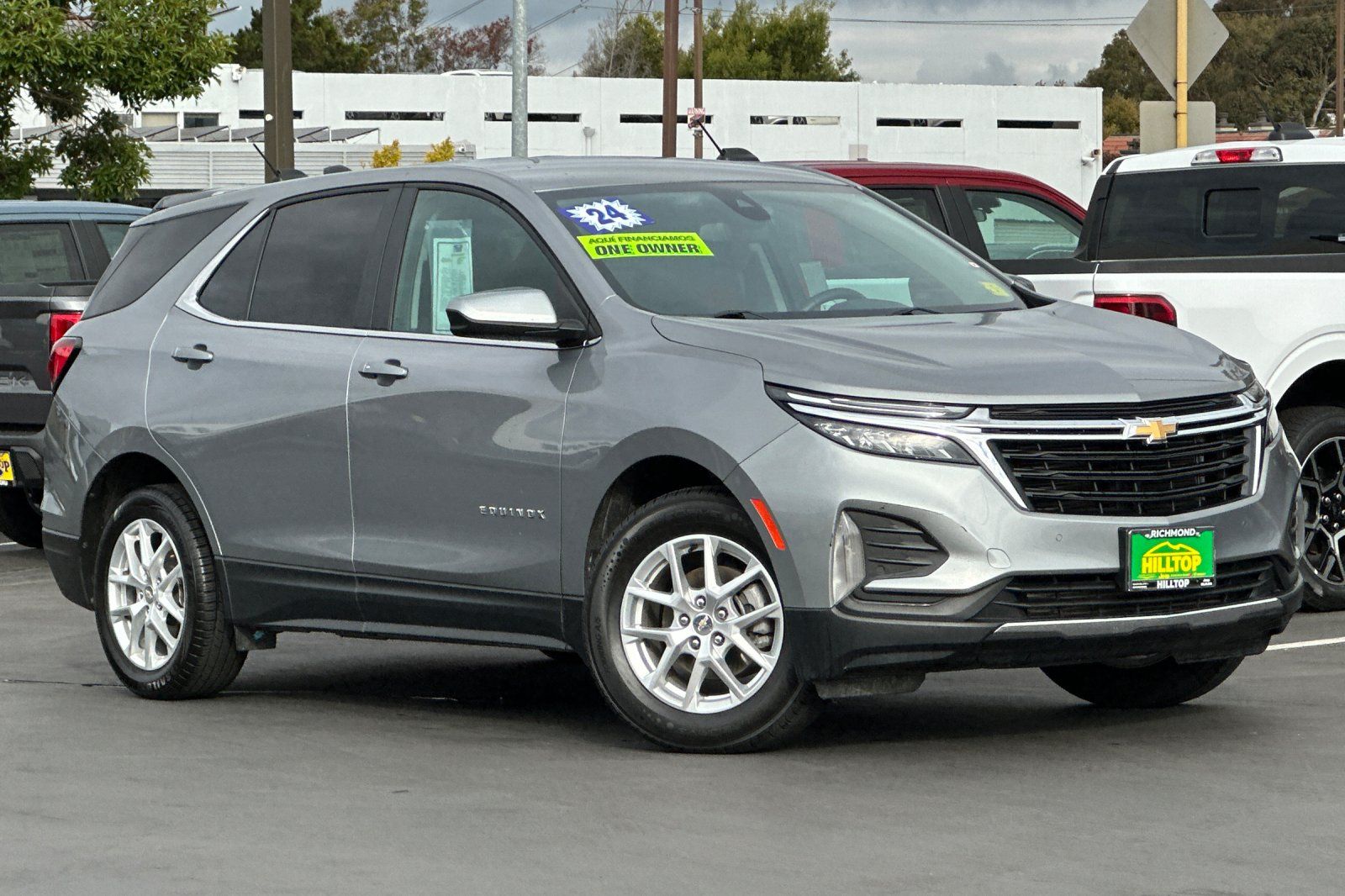 2024 Chevrolet Equinox LT Image 3 of 30