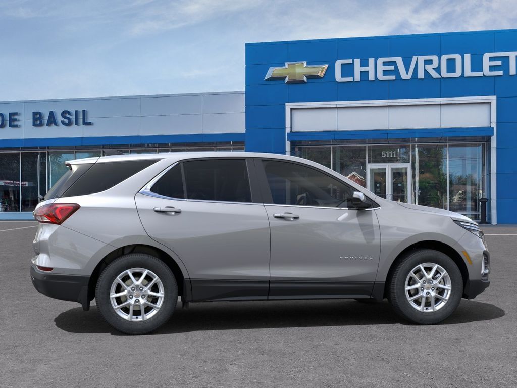 2024 Chevrolet Equinox LT Image 6 of 24