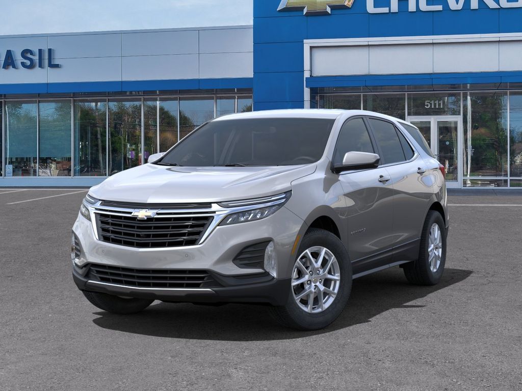2024 Chevrolet Equinox LT Image 2 of 24