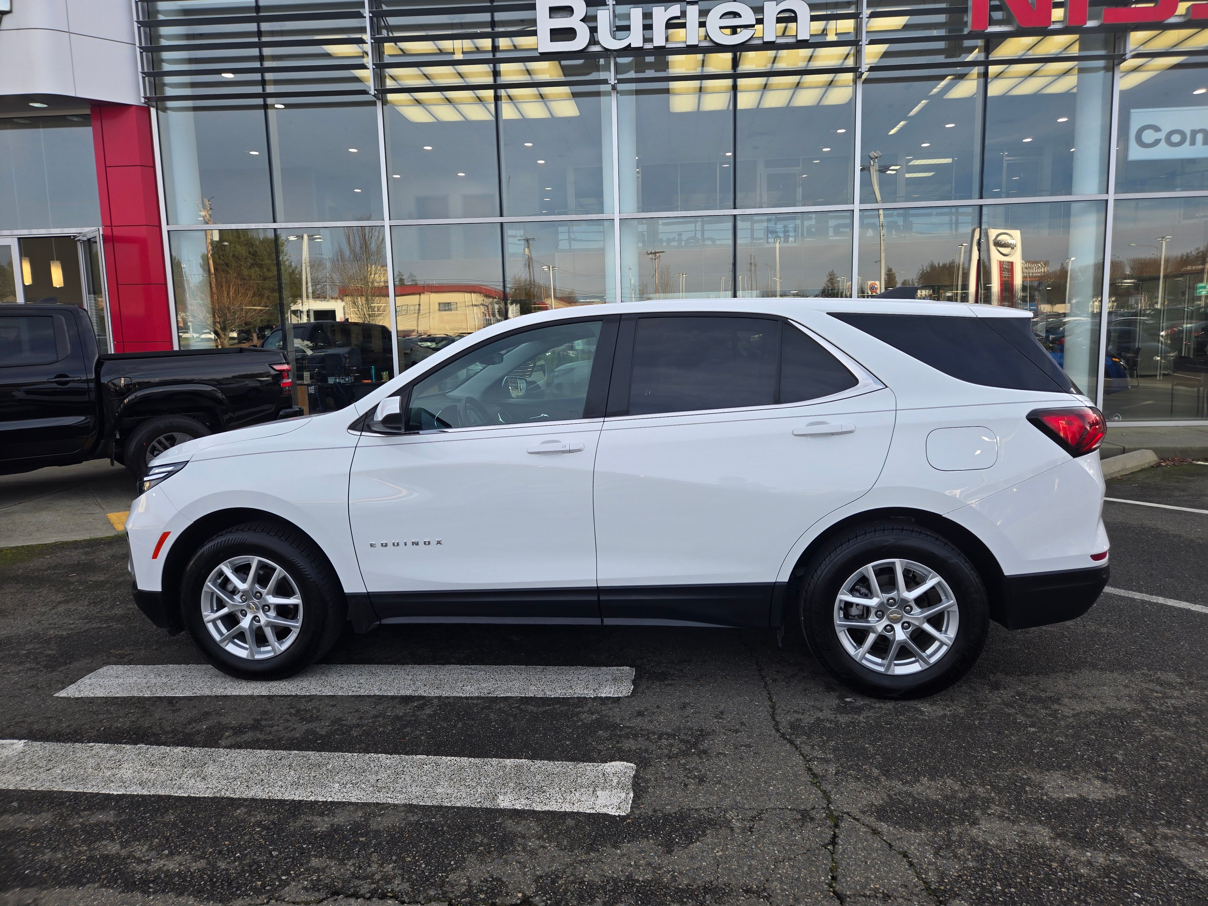 2024 Chevrolet Equinox LT Image 8 of 33