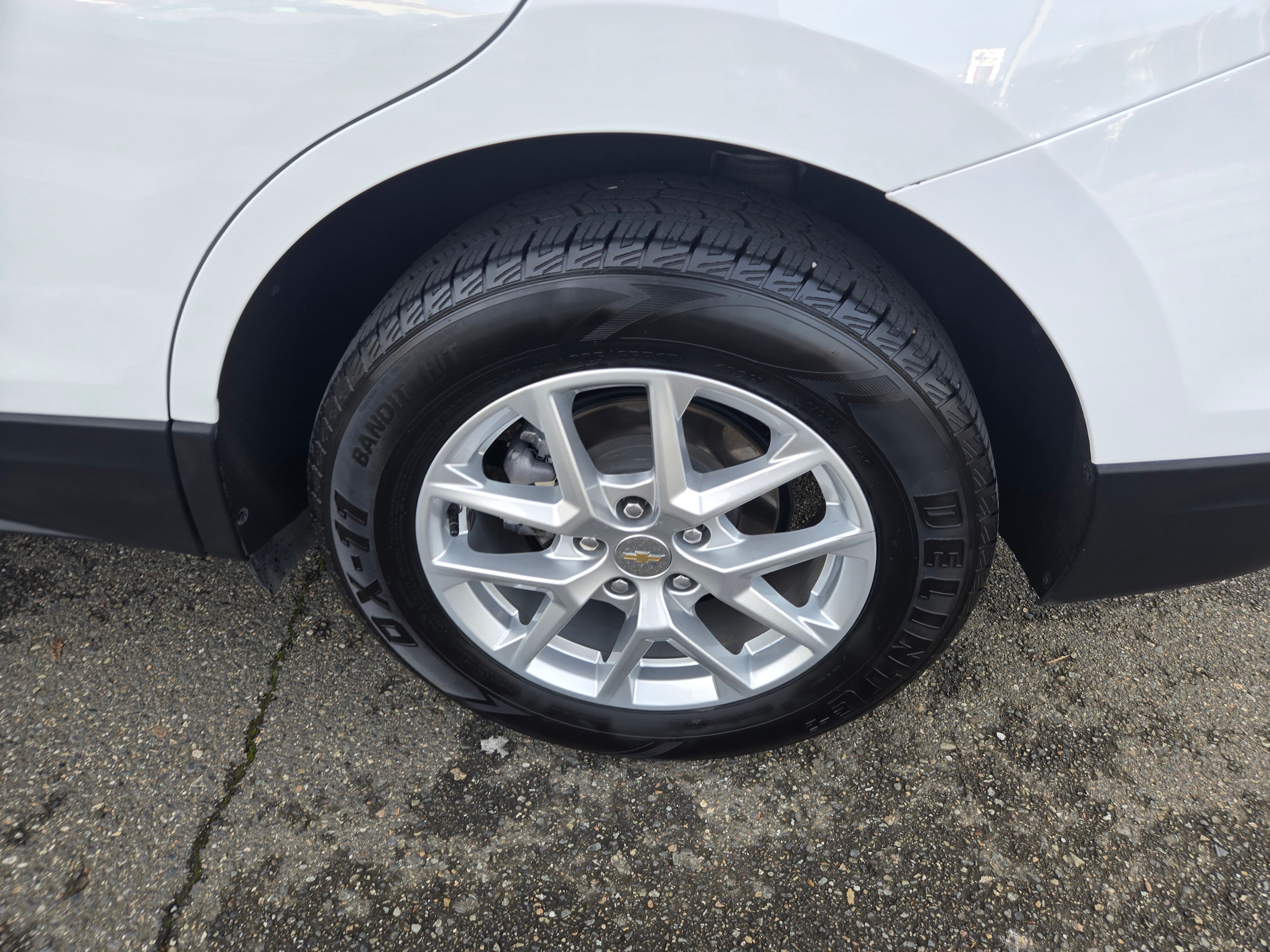 2024 Chevrolet Equinox LT Image 9 of 33