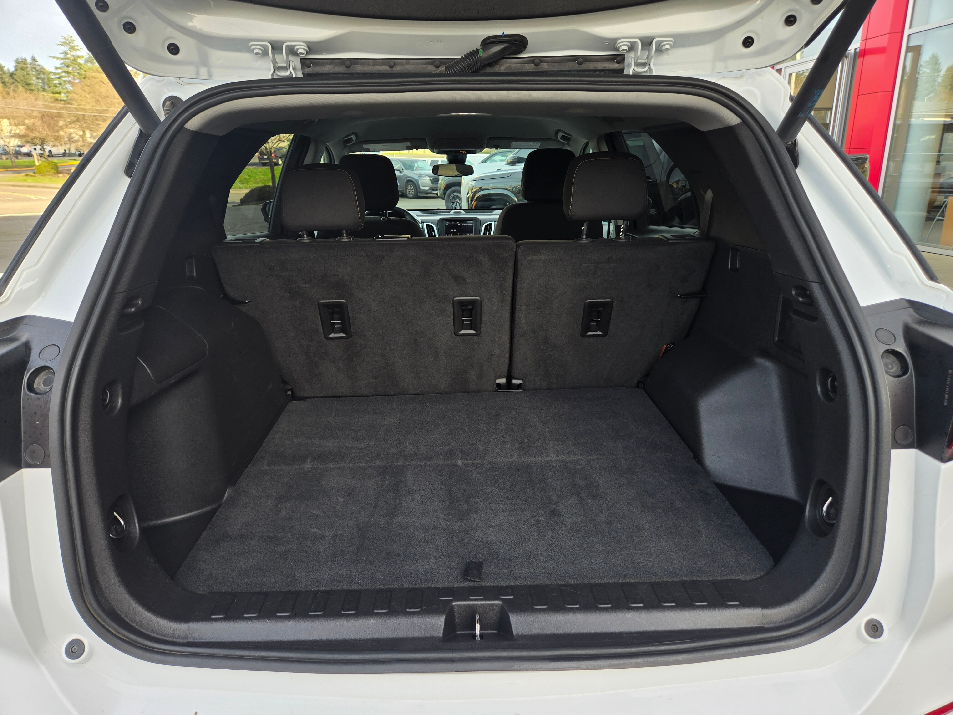 2024 Chevrolet Equinox LT Image 10 of 33