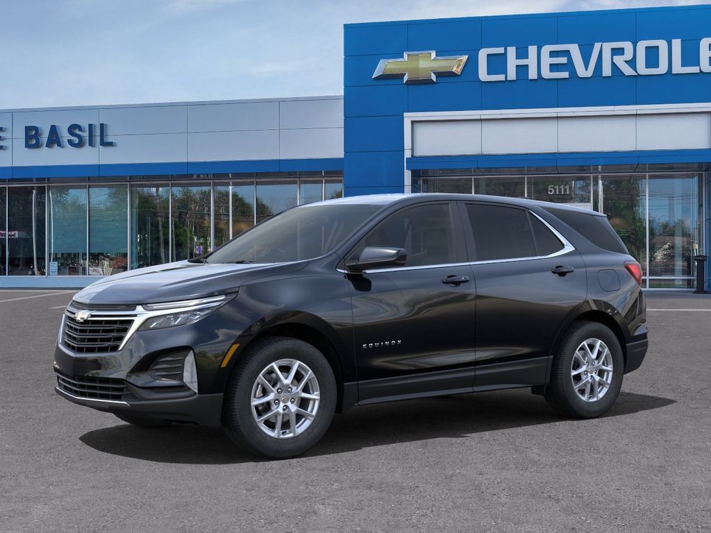 2024 Chevrolet Equinox LT Image 3 of 24