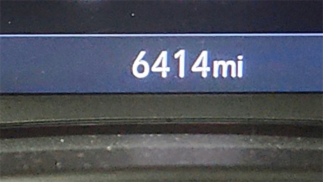 Vehicle image 13 of 27