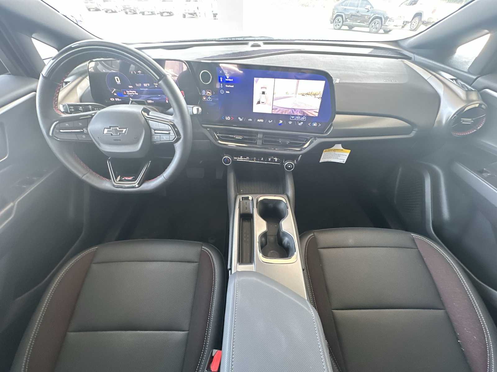 Vehicle image 17 of 32