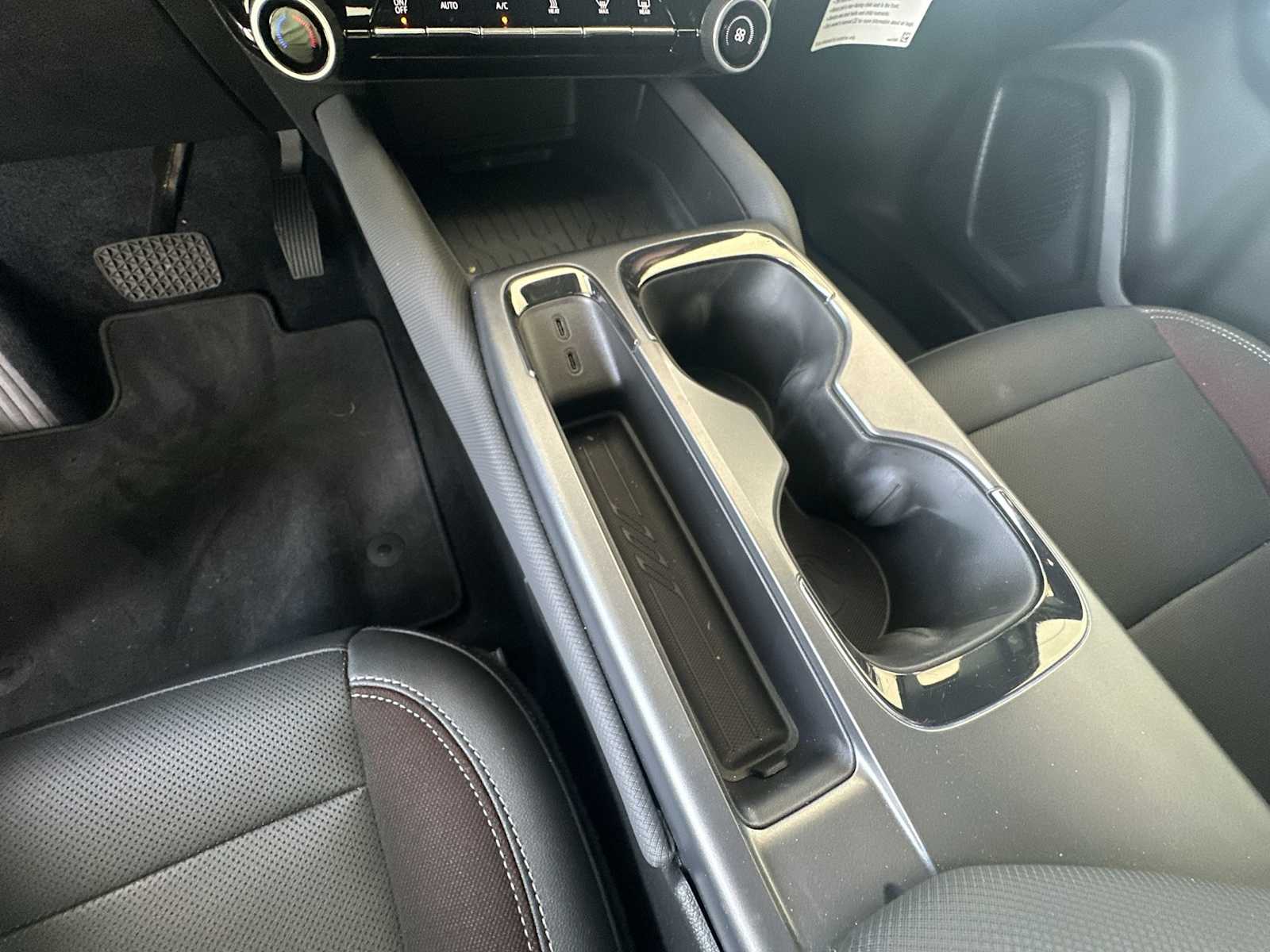 Vehicle image 22 of 32