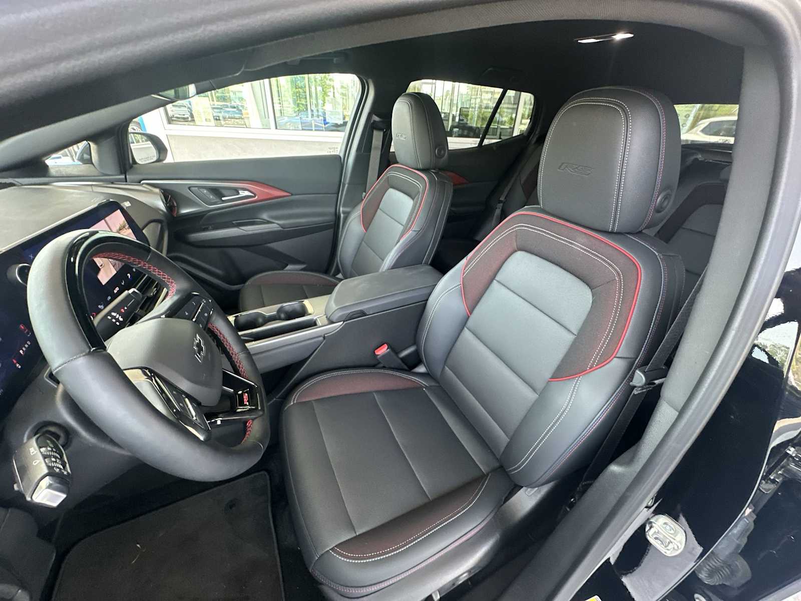 Vehicle image 16 of 32