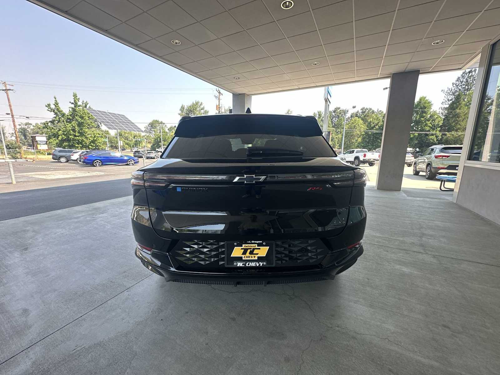 Vehicle image 7 of 32