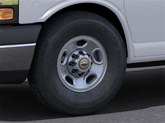 Vehicle image 9 of 24
