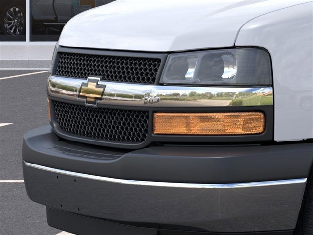 Vehicle image 13 of 24