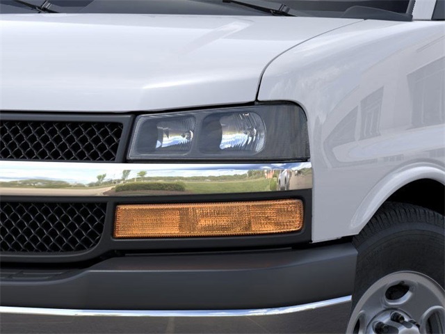 Vehicle image 10 of 24