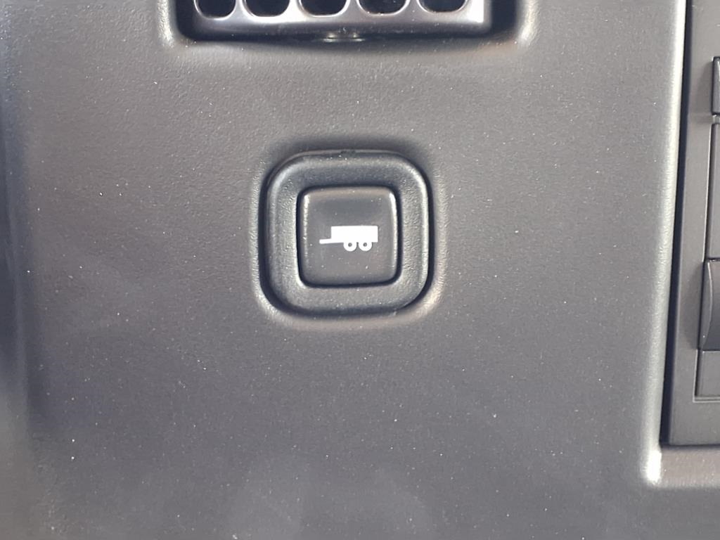Vehicle image 8 of 20