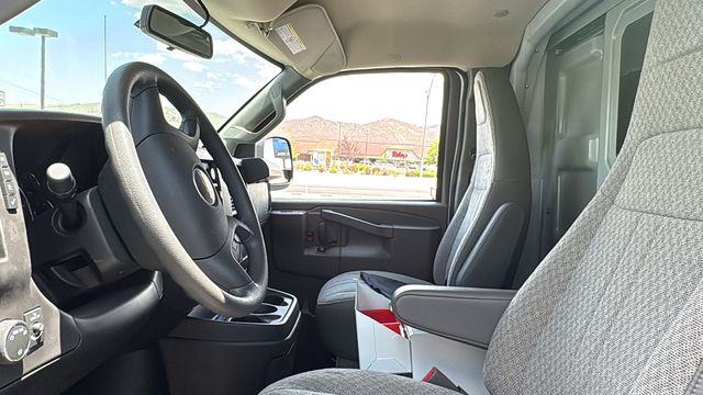 Vehicle image 5 of 40