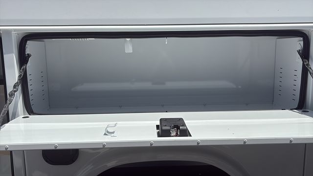 Vehicle image 24 of 40