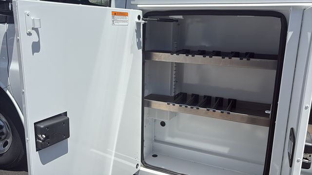 Vehicle image 13 of 40