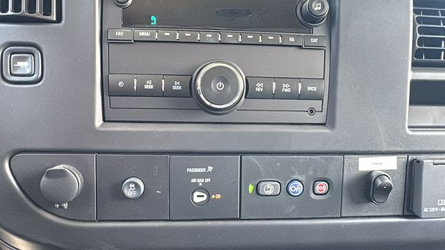 Vehicle image 21 of 40