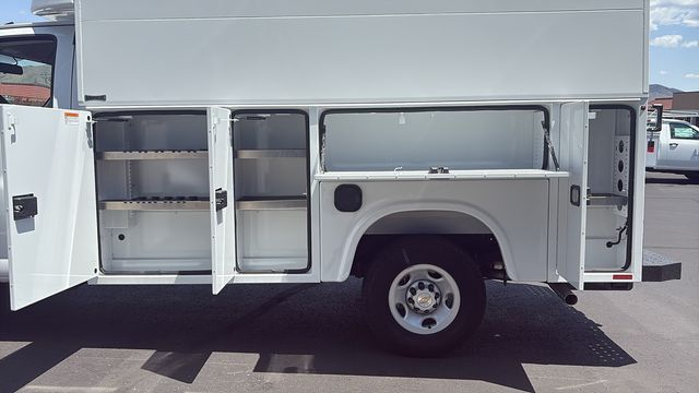 Vehicle image 20 of 40