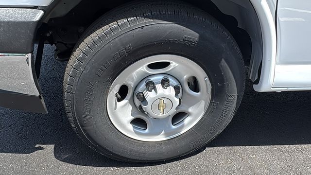 Vehicle image 4 of 40