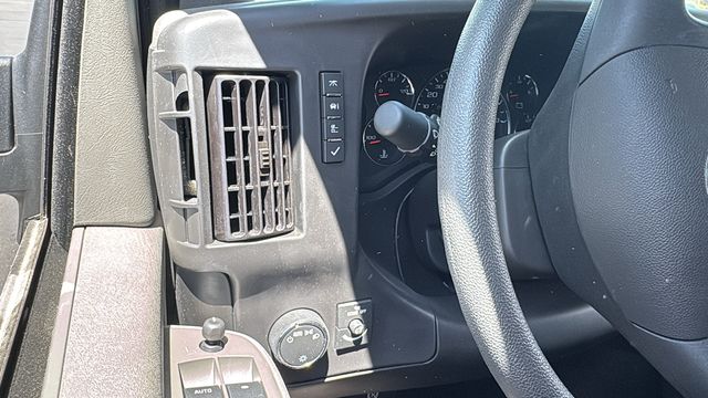 Vehicle image 10 of 40