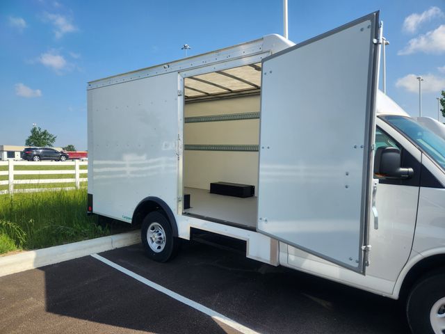 2024 Chevrolet Express Base Image 4 of 27