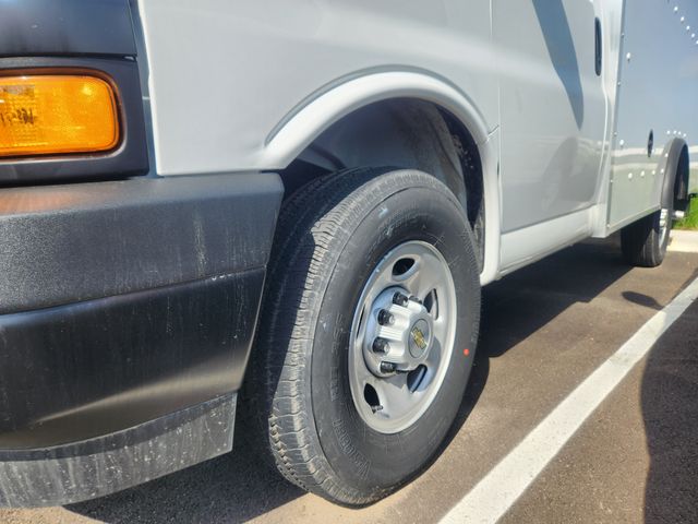2024 Chevrolet Express Base Image 26 of 27