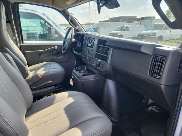 2024 Chevrolet Express Base Image 18 of 27