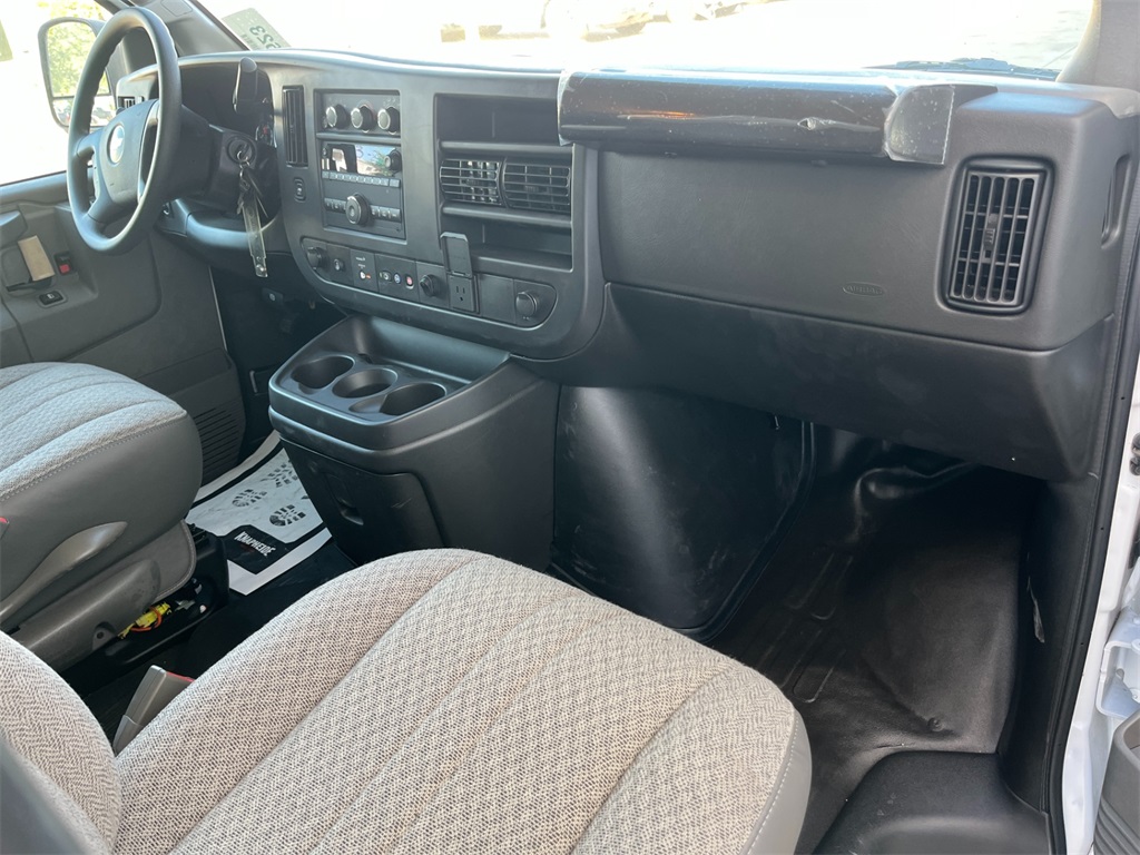 Vehicle image 24 of 26