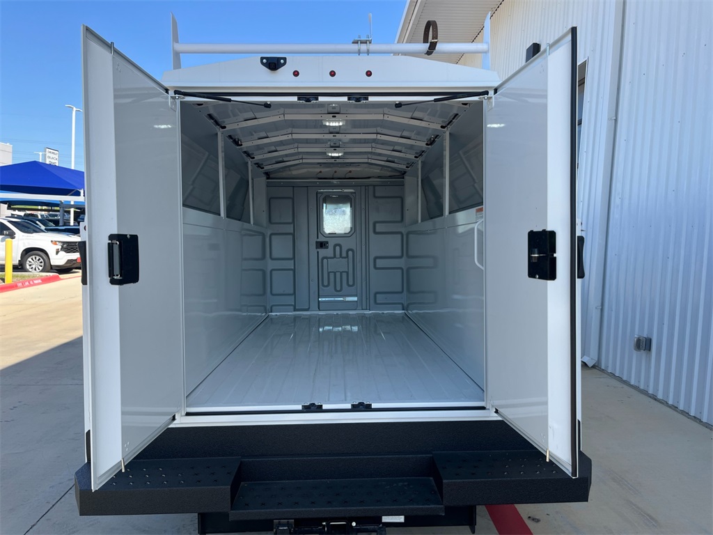 Vehicle image 22 of 26