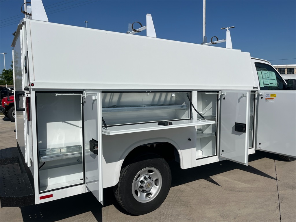 Vehicle image 8 of 26