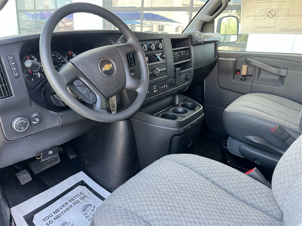 Vehicle image 17 of 26