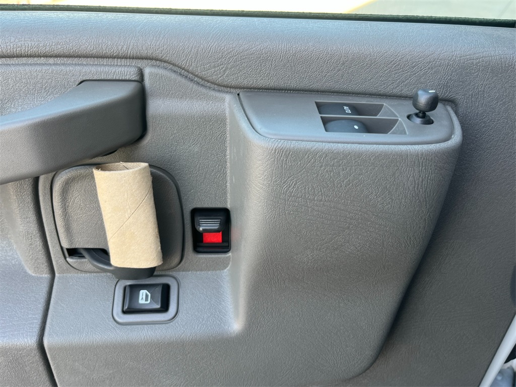 Vehicle image 16 of 26
