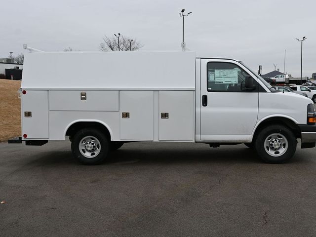 2024 Chevrolet Express Base Image 6 of 25