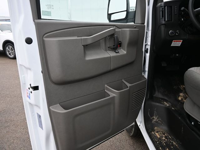 2024 Chevrolet Express Base Image 15 of 25