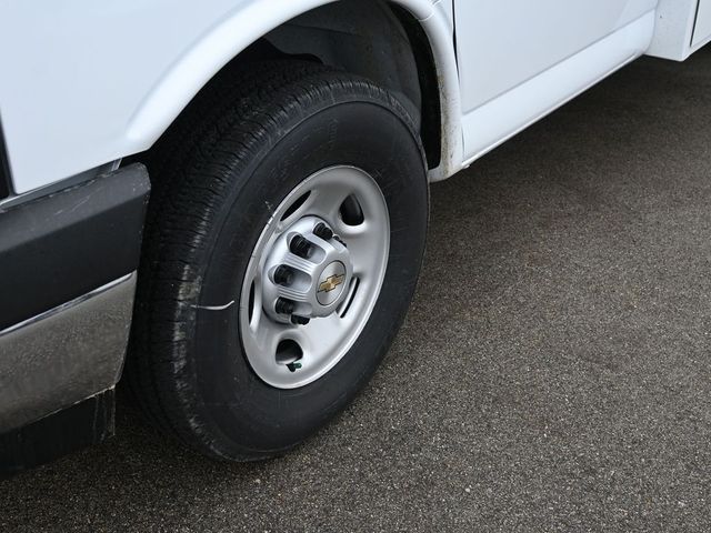 2024 Chevrolet Express Base Image 12 of 25