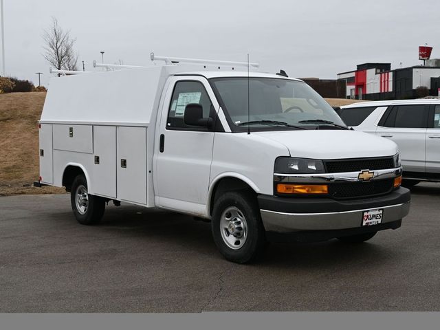 2024 Chevrolet Express Base Image 2 of 25