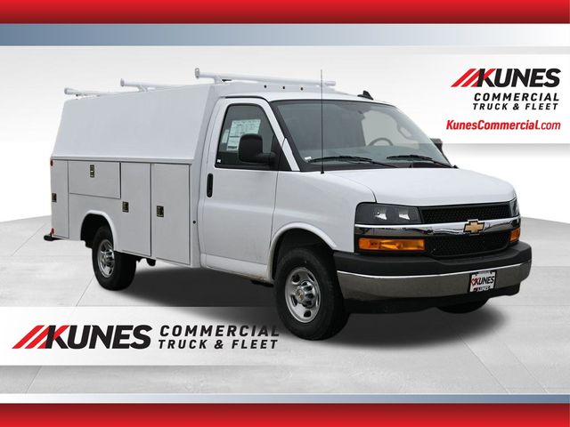 2024 Chevrolet Express Base Image 3 of 25