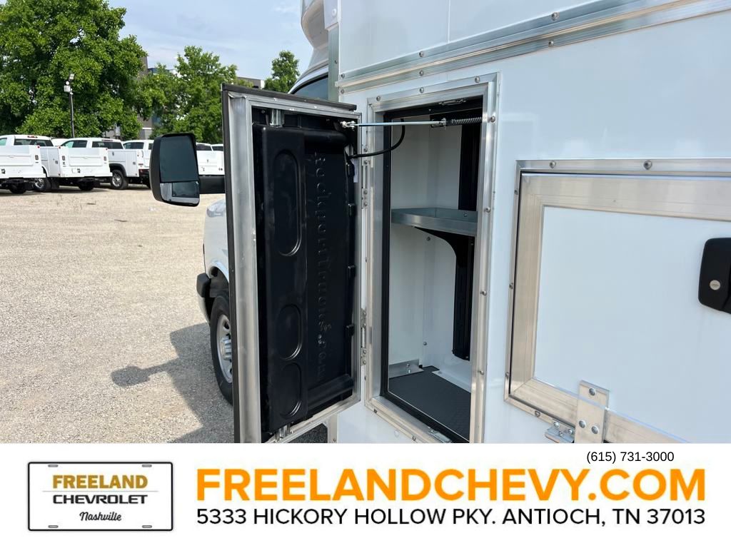 Vehicle image 15 of 25