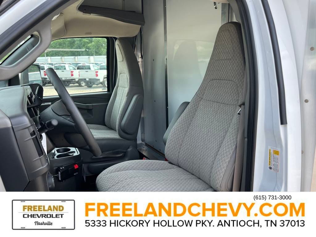 Vehicle image 22 of 25