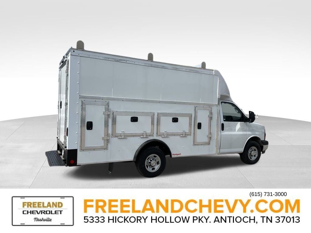 Vehicle image 4 of 25