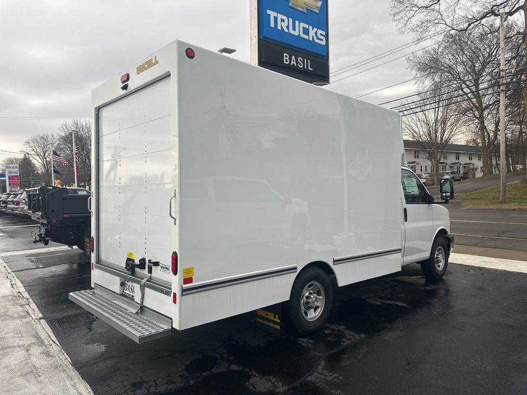 2024 Chevrolet Express Base Image 3 of 4