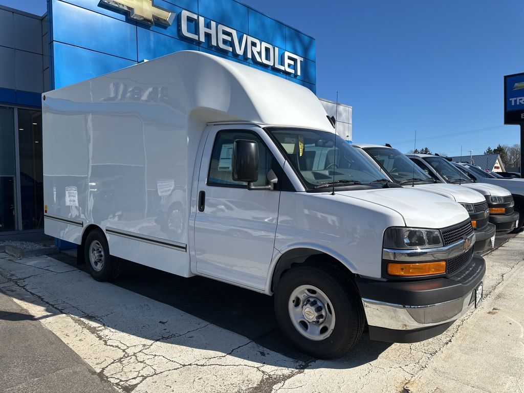 2024 Chevrolet Express Base Image 2 of 4