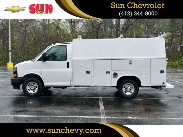 2024 Chevrolet Express Base Image 8 of 31