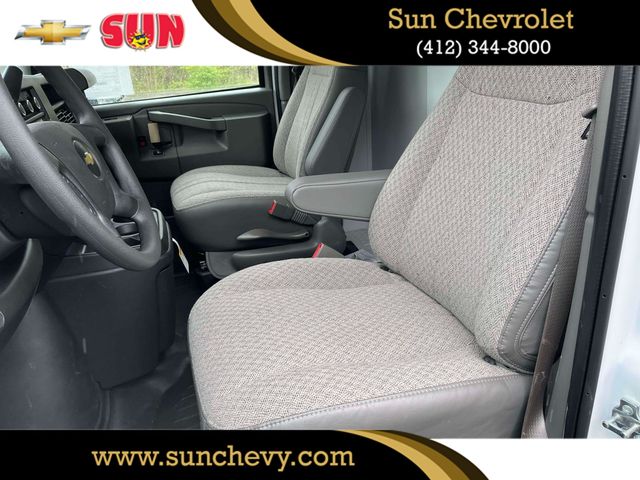 2024 Chevrolet Express Base Image 10 of 31