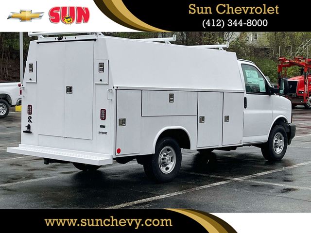 2024 Chevrolet Express Base Image 5 of 31