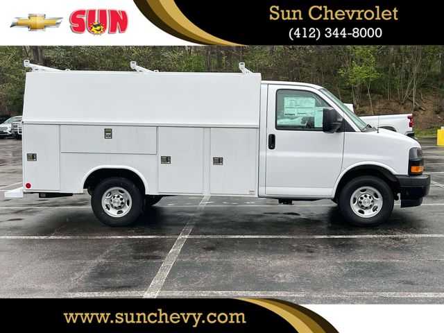 2024 Chevrolet Express Base Image 4 of 31