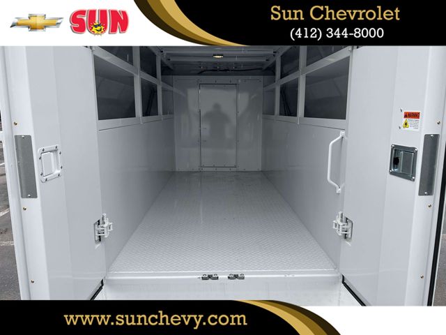 2024 Chevrolet Express Base Image 28 of 31