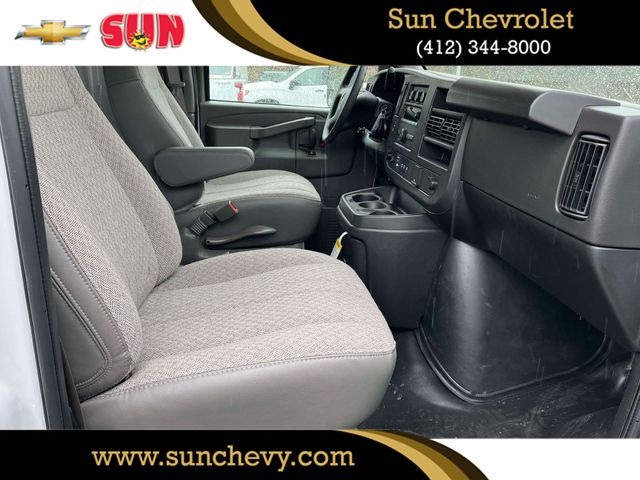 2024 Chevrolet Express Base Image 29 of 31