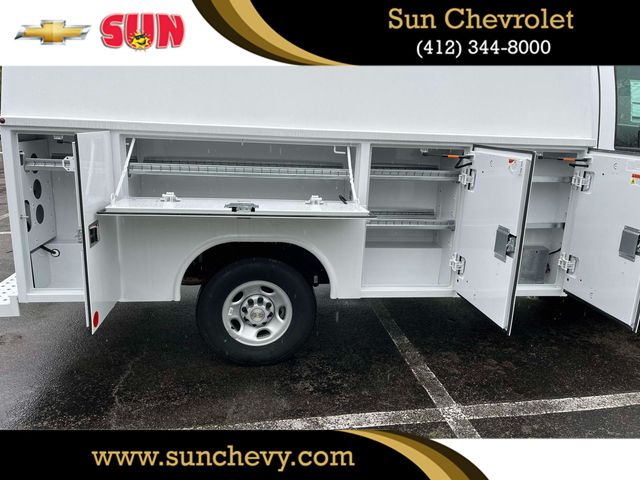 2024 Chevrolet Express Base Image 31 of 31