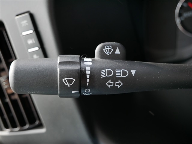Vehicle image 9 of 16