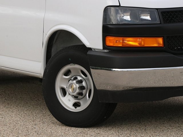 2024 Chevrolet Express Base Image 6 of 27